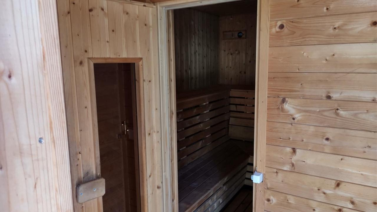 Ferienwohnung In Peetzig Am See Angermunde Exterior photo